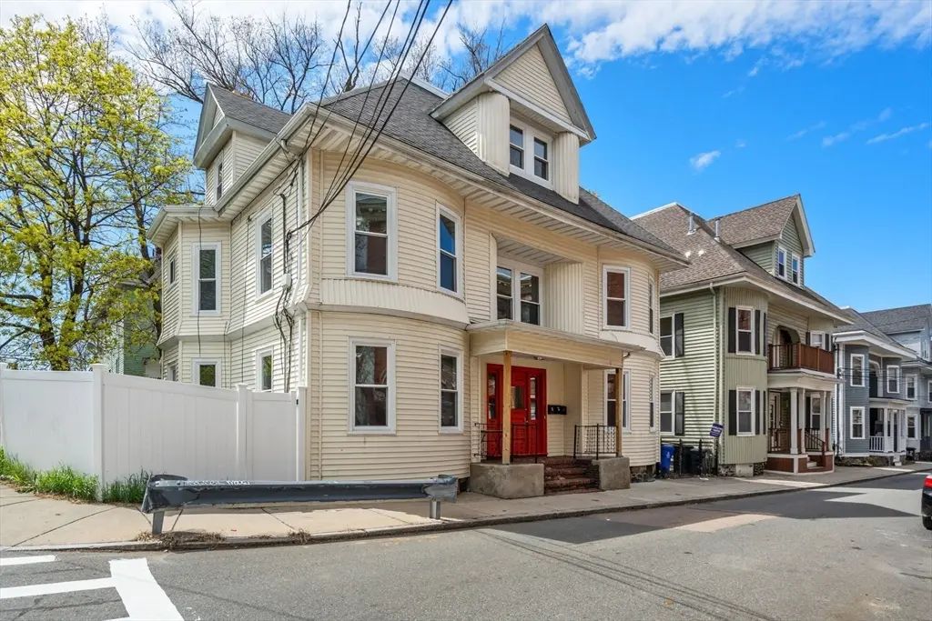 10 Royal St, Boston
