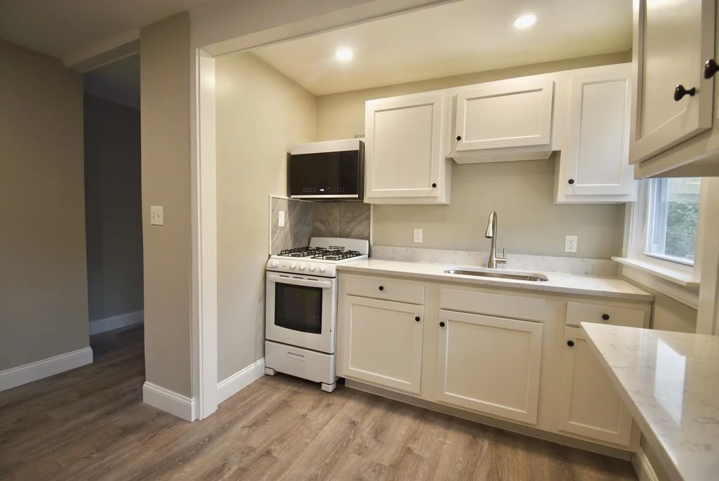 16 Magnolia Ave #1, Gloucester