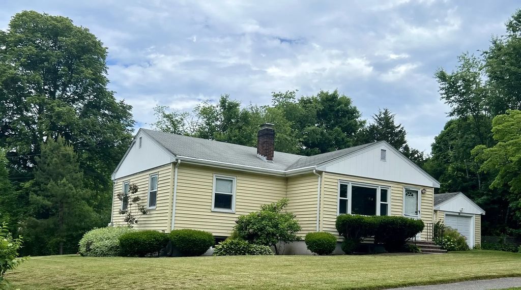 50 Sassamon Ave, Milton