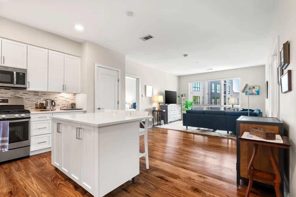 3531 Washington #304, Boston