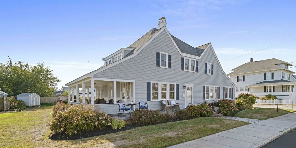117 Manomet Ave., Hull