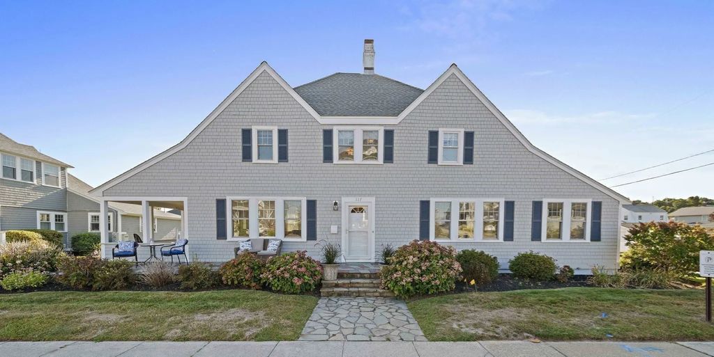 117 Manomet Ave., Hull