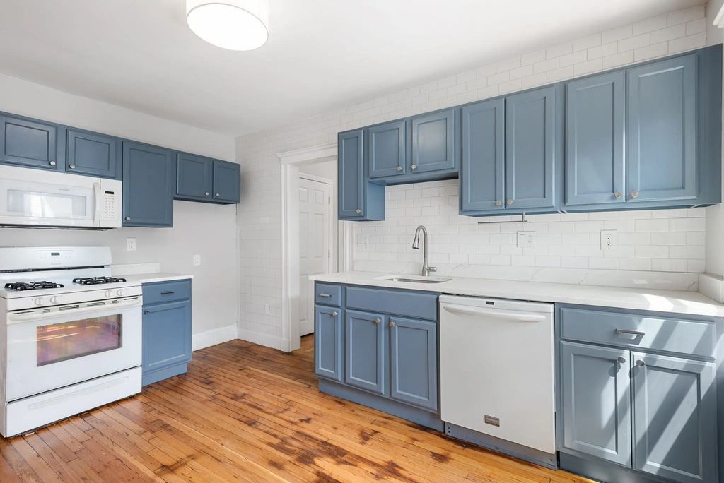 12 Ashland St #3-r, Boston