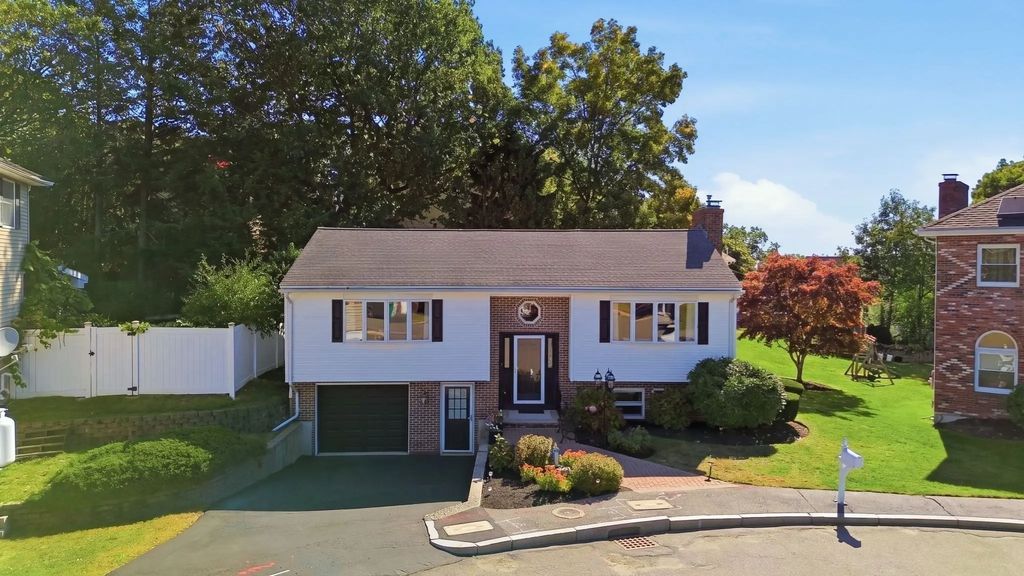 30 Mammola Way, Medford