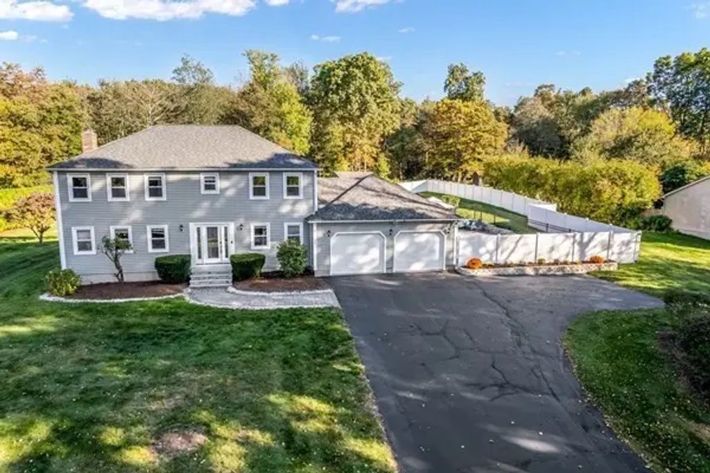 39 Fort Hill Rd #1, Oxford