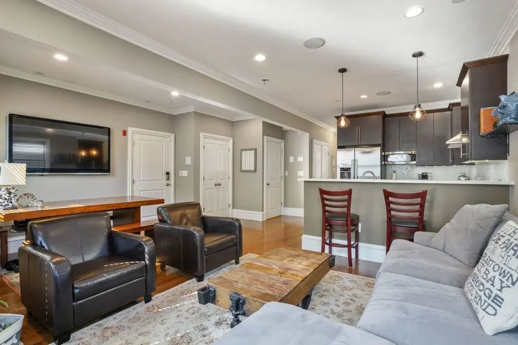 15 Howell St #1, Boston