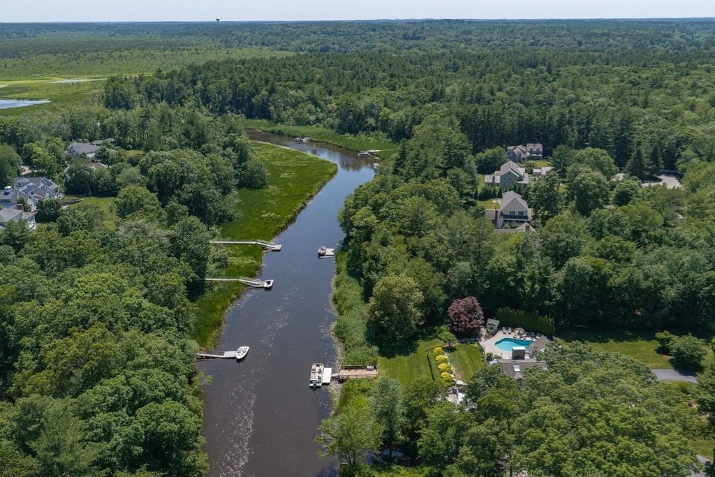 112 River Rd, Hanover