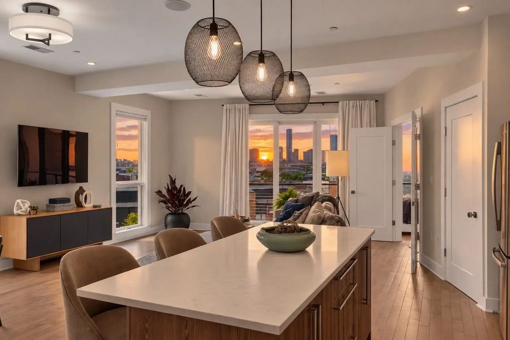 232 Old Colony Ave #506a, Boston