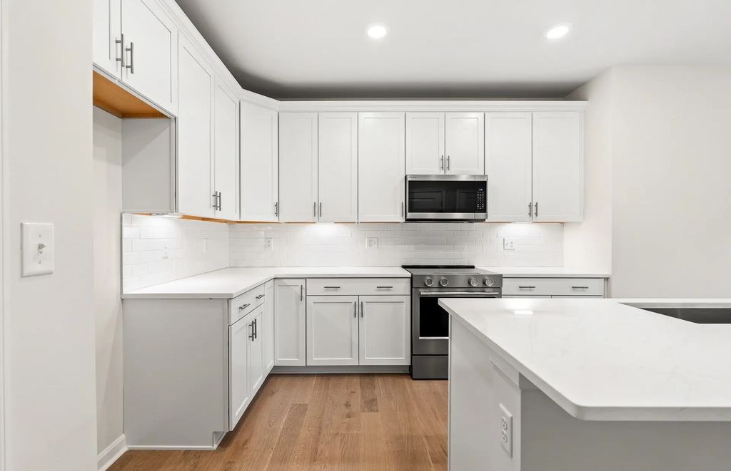 5305 Peters Farm Way #7305, Westborough
