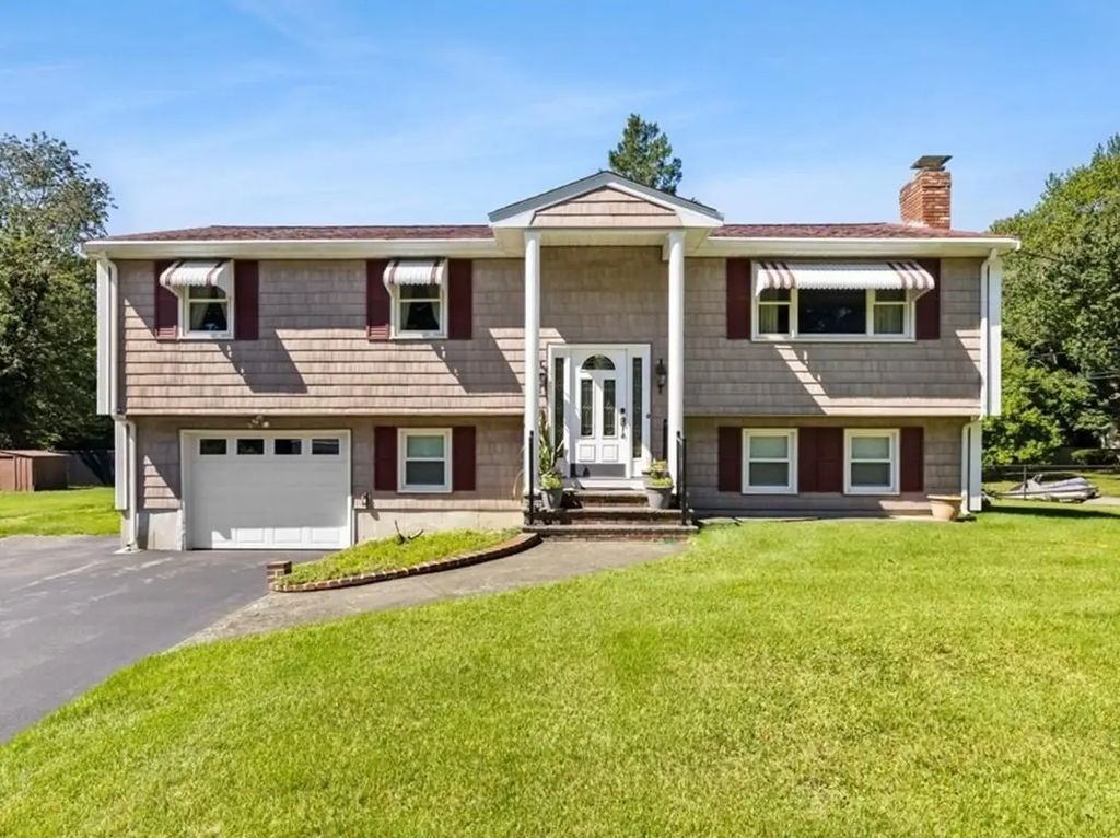 18 Wildwood Ave, Taunton