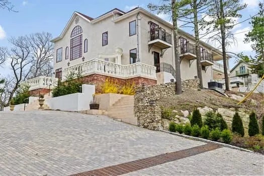 24 Atlantic Ave, Cohasset