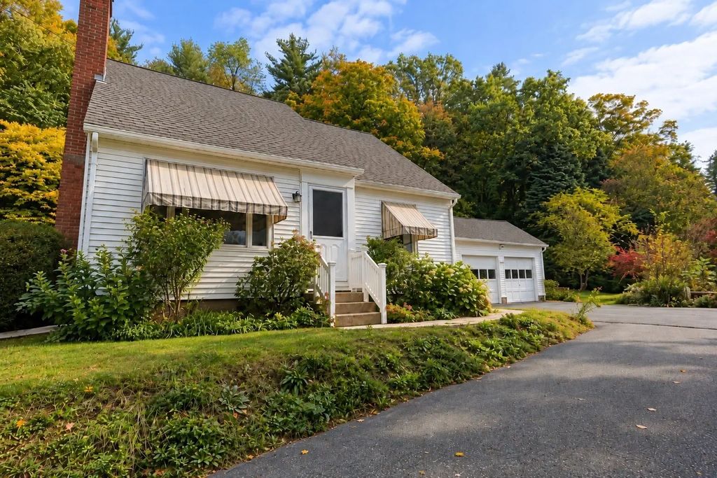 390 Leyden Road, Greenfield