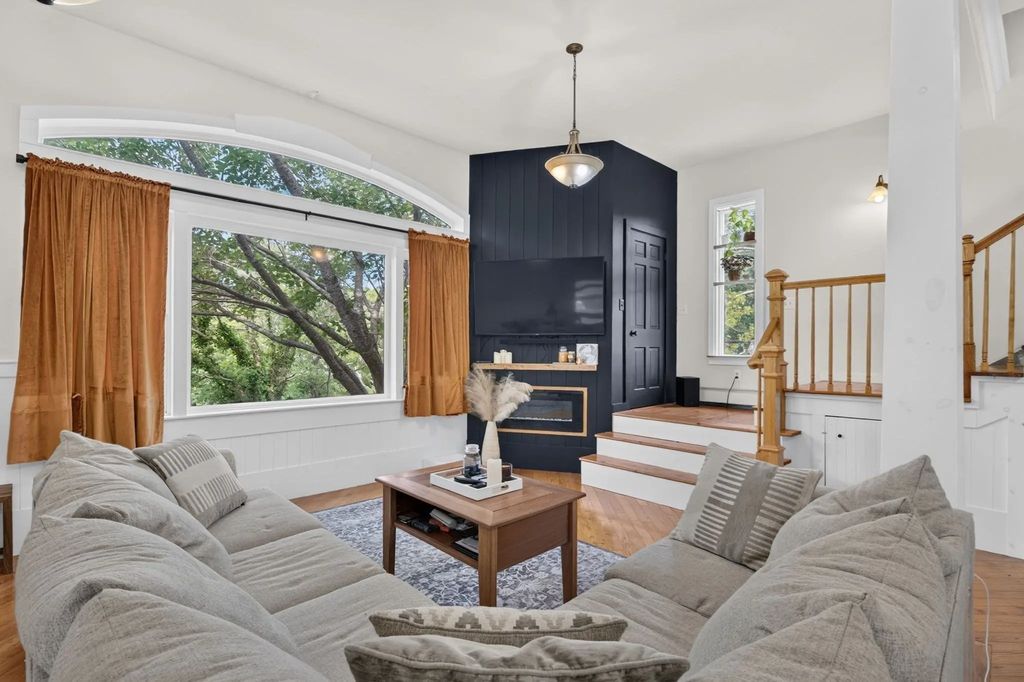 24 Mayflower Drive, Plymouth
