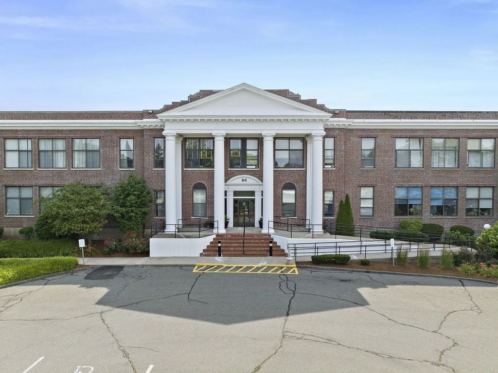 90 Sea Street #134, Weymouth