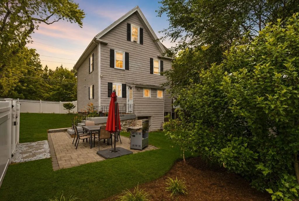 258 Cross St, Winchester