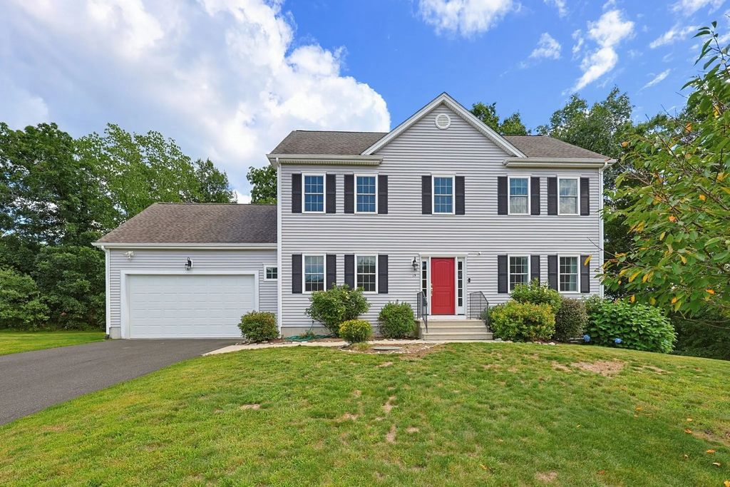 15 Willow Brook Lane, Blackstone