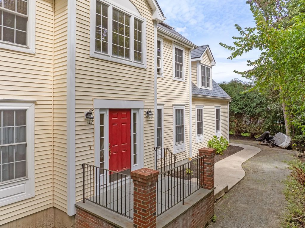 115 Cathedral Drive, Attleboro