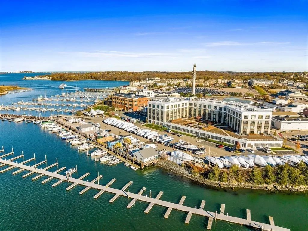 10 Shipyard Dr #303, Hingham