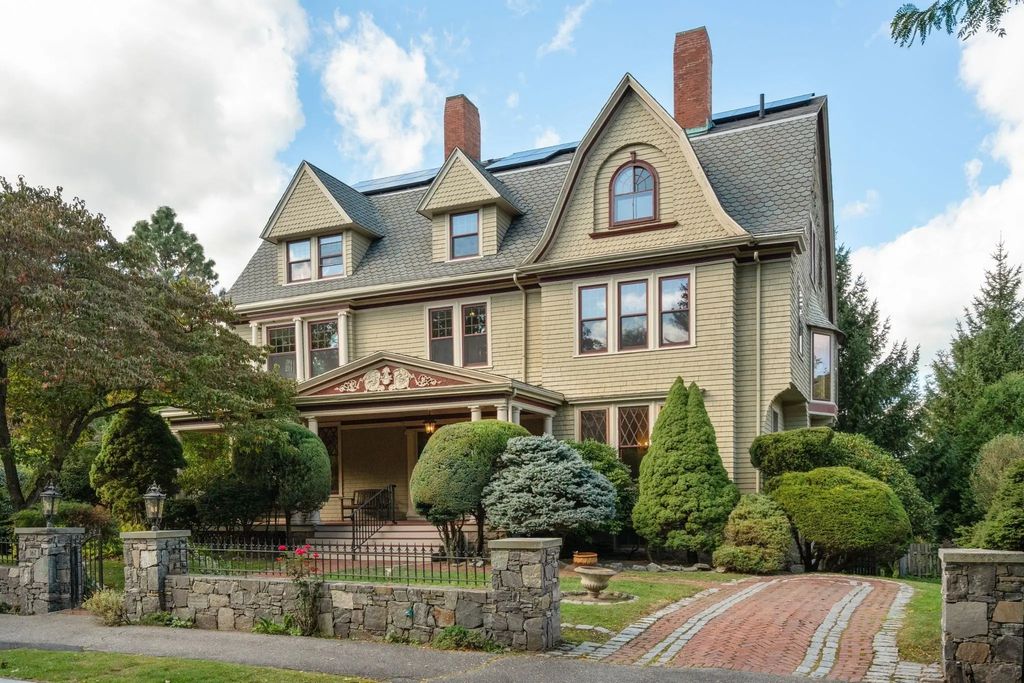 367 Otis St, Newton