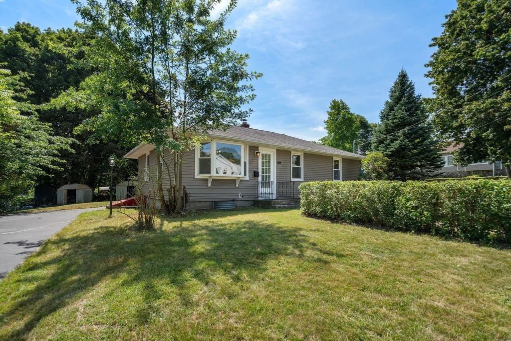 128 Clark St, Worcester