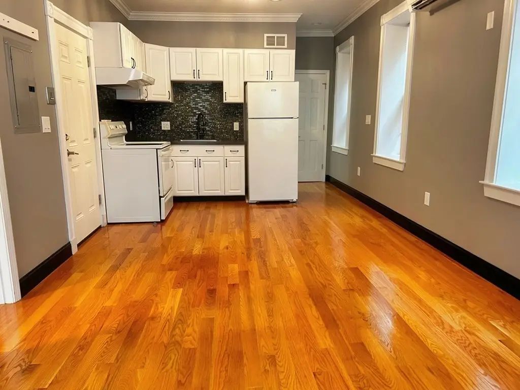 63 Frankfort #2f, Boston