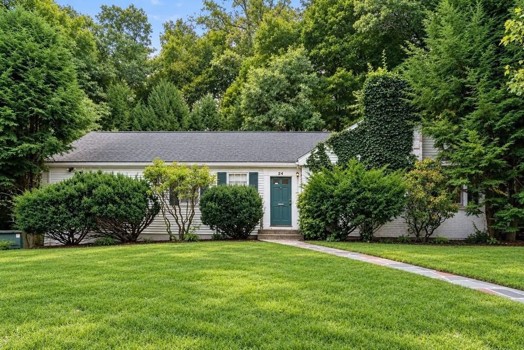 24 Cliff Road, Wellesley