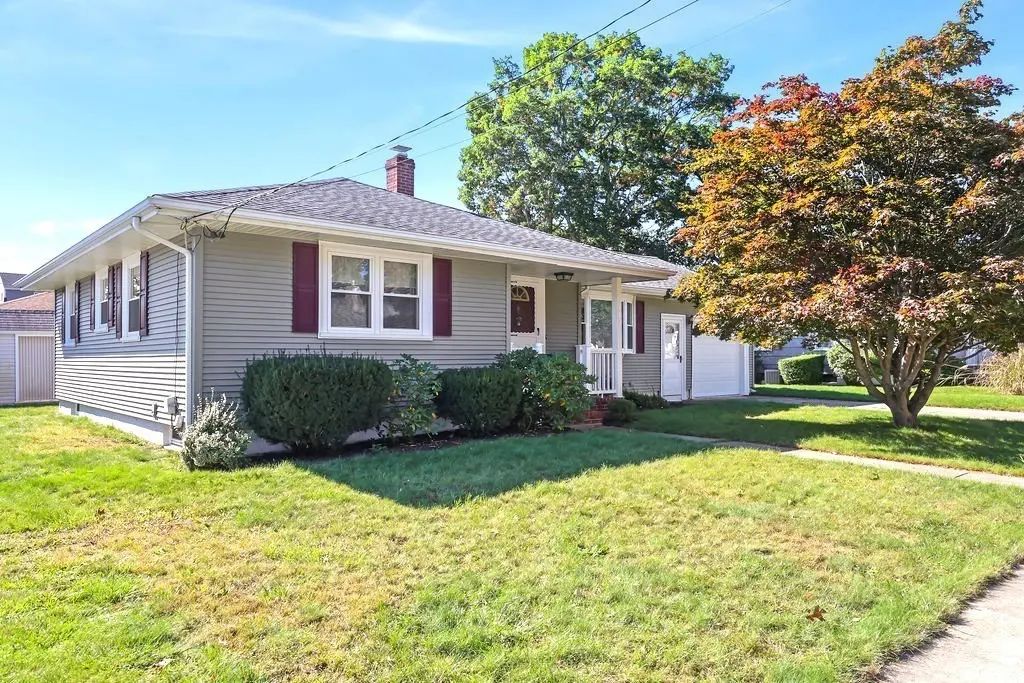 152 Armsby St, New Bedford