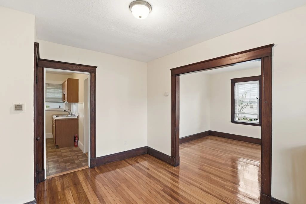 60 Raycroft St #1r, Quincy