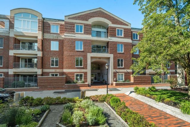 130 Mount Auburn St #406, Cambridge
