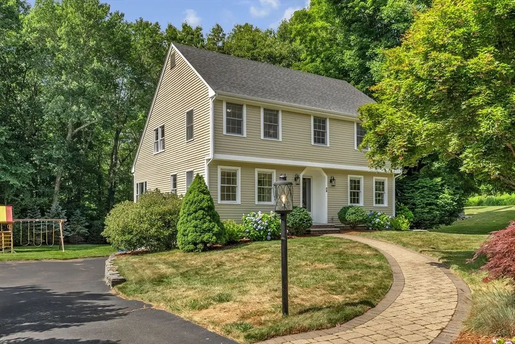 59 Trayer Rd, Canton