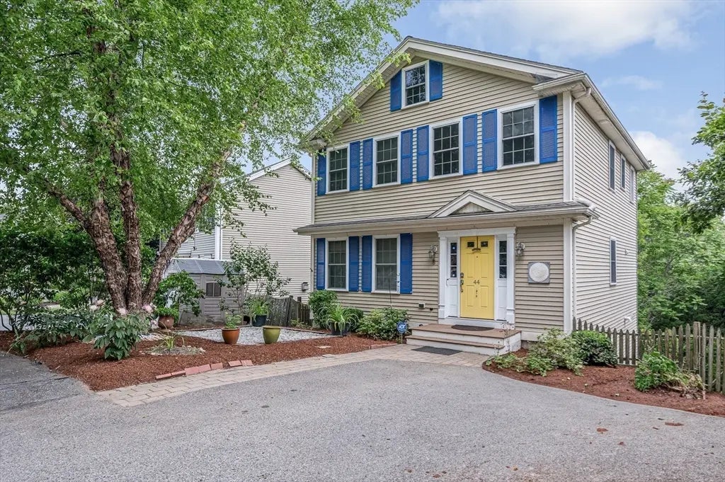 44 Sachem Street, Waltham