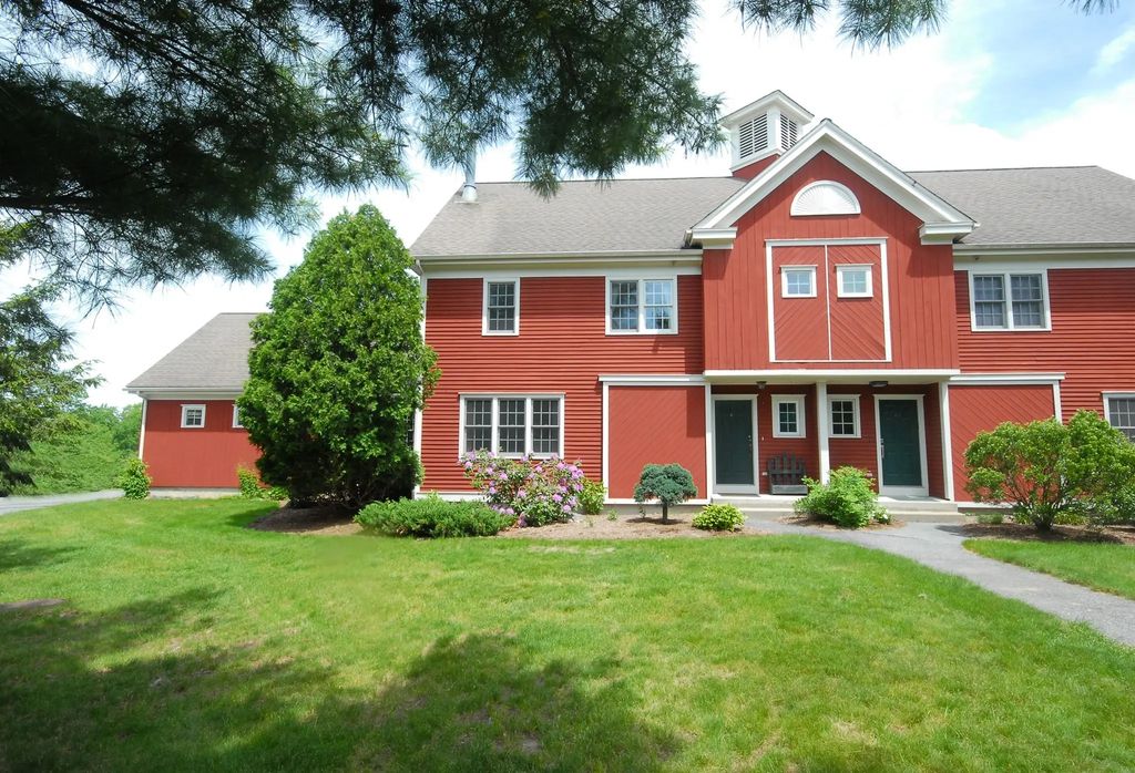 35 Lancaster County Rd #8a, Harvard