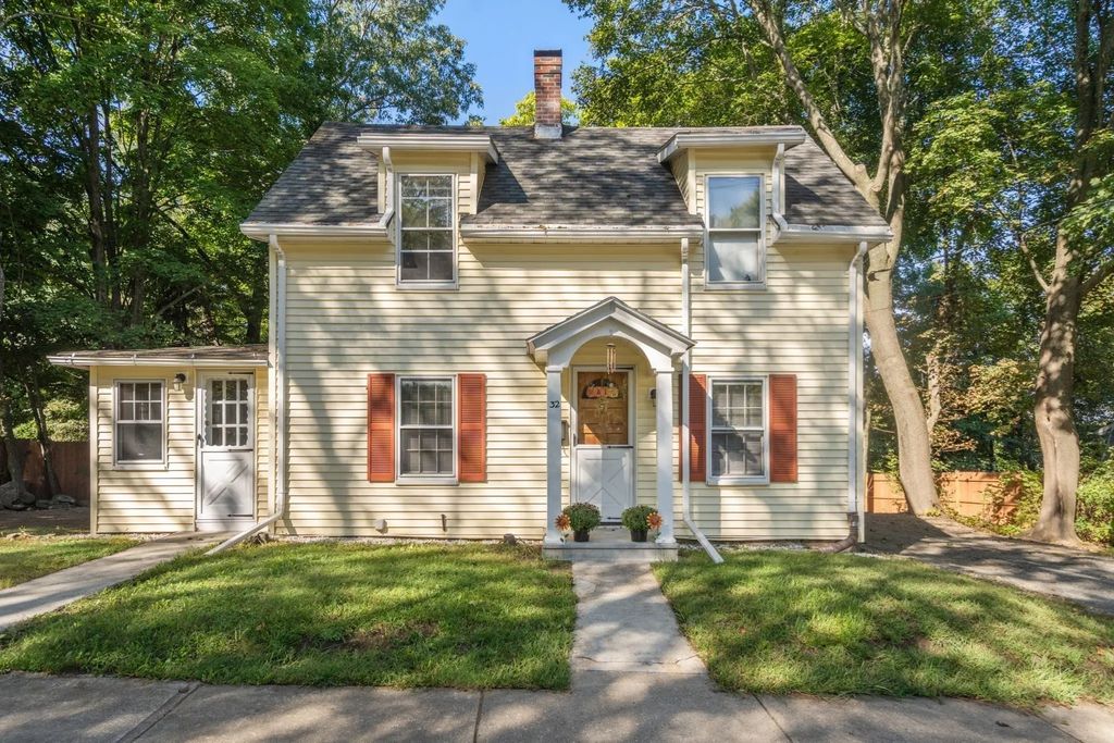 32 Elm Street, Hudson