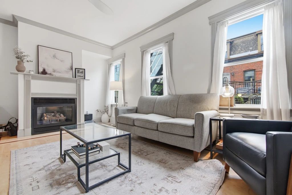 255 Gold St #2, Boston