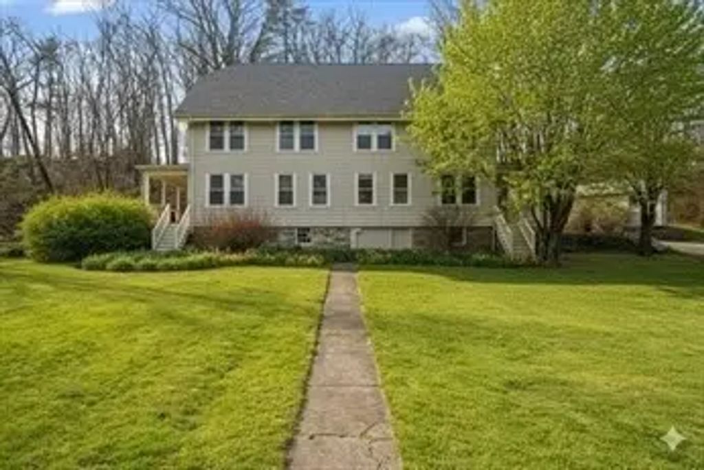 274 Washington St #274, Canton