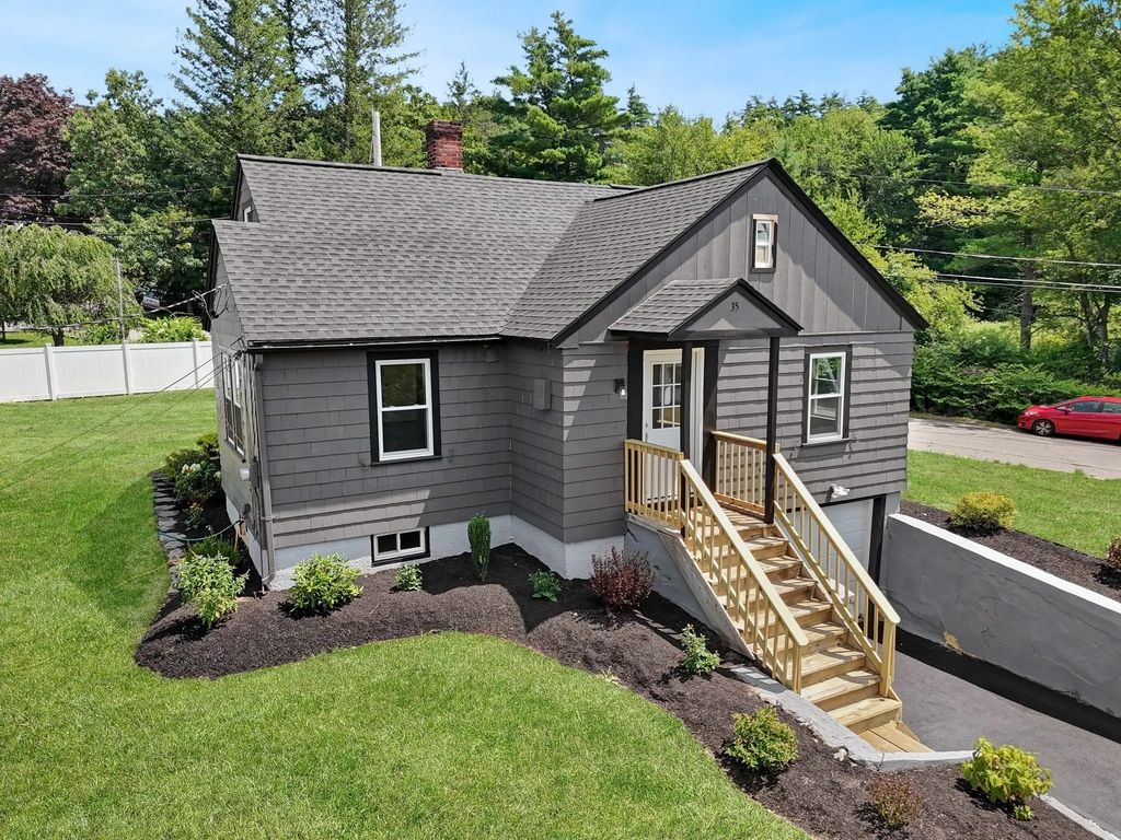 35 Richardson Rd, Fitchburg