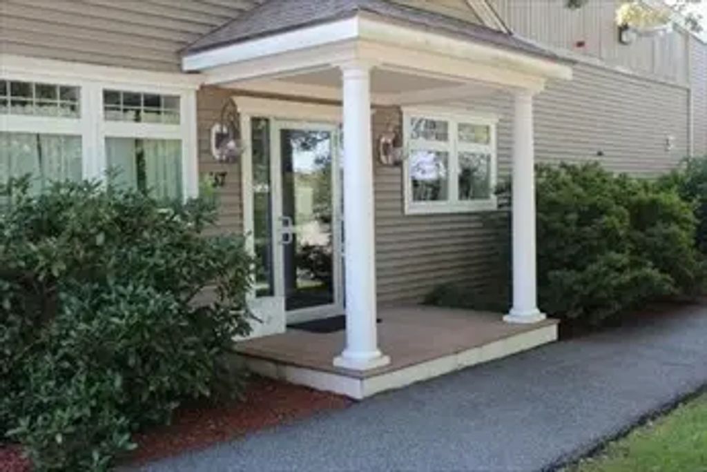 37 Edgerton Dr #3, Falmouth