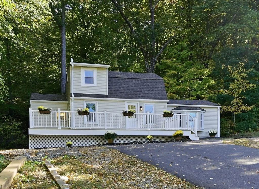 338 Wilbraham Rd, Hampden