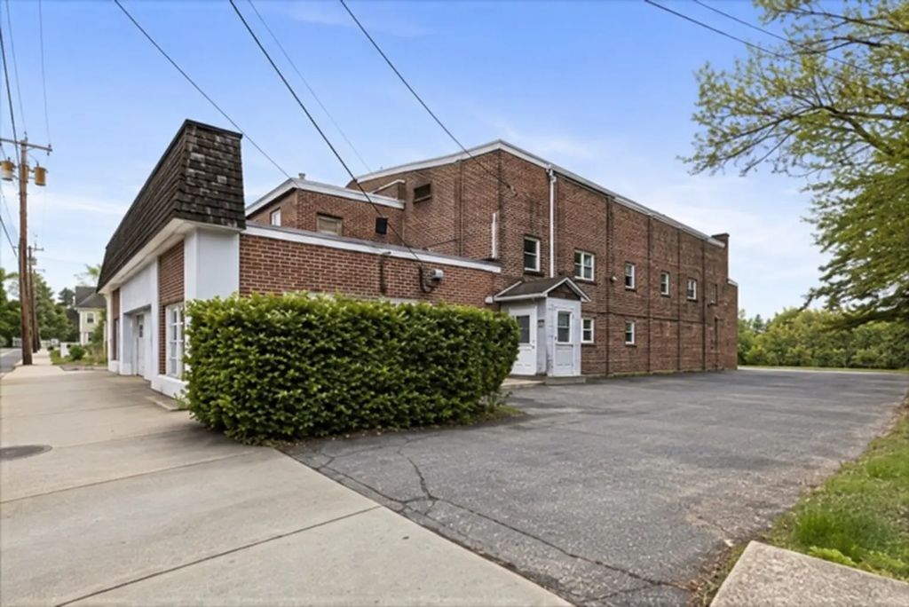 50 E Main St #9, Orange