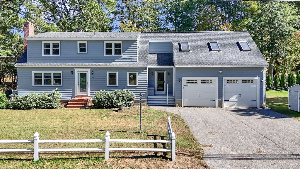 22 Country Rd, Westford