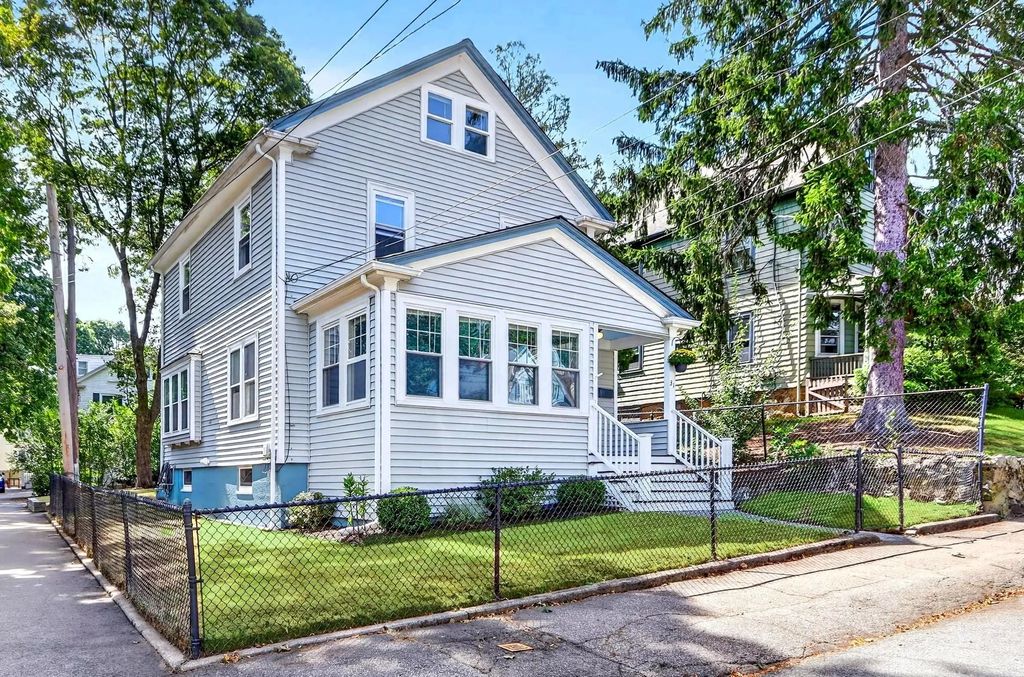 31 Greenhood St, Dedham