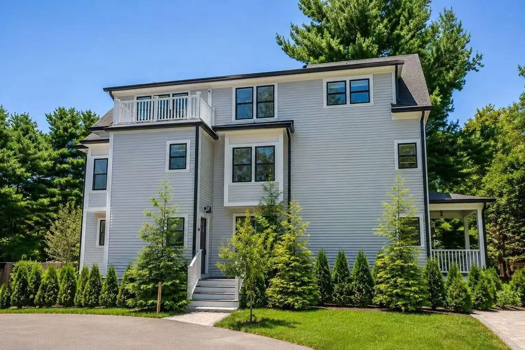 440 Washington St #1, Wellesley