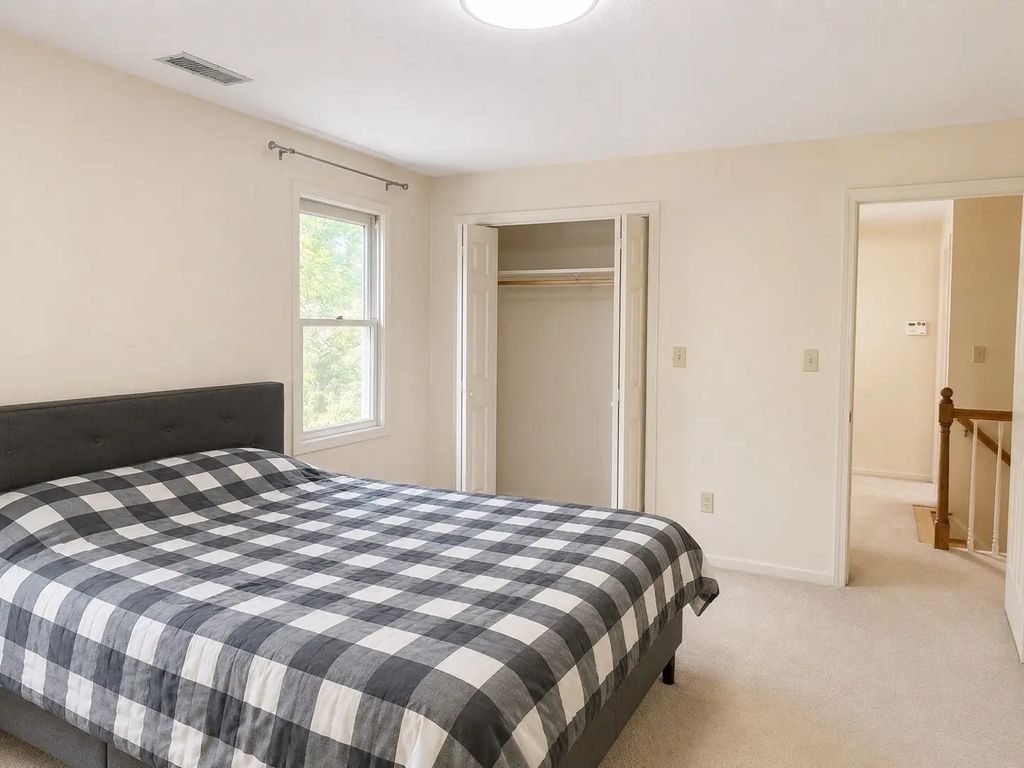 14 Kings Ct., Arlington