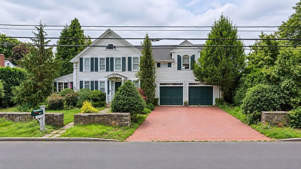 307 Slocum Road, Dartmouth