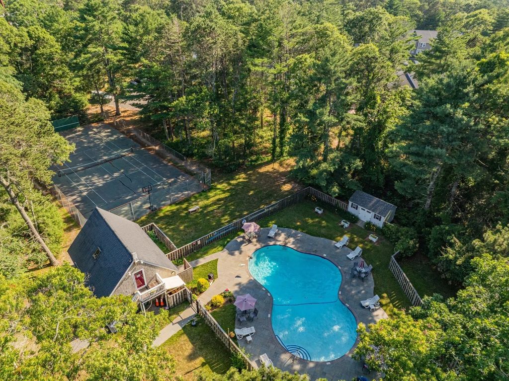 300 Falmouth Rd #9e, Mashpee