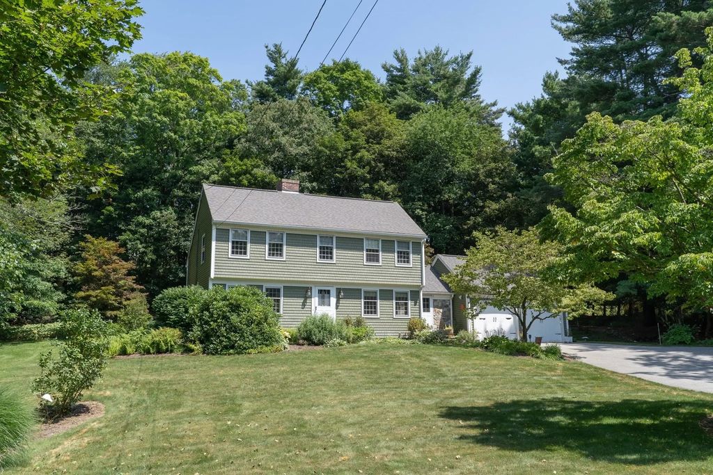 32 Mcgregory Rd, Sturbridge