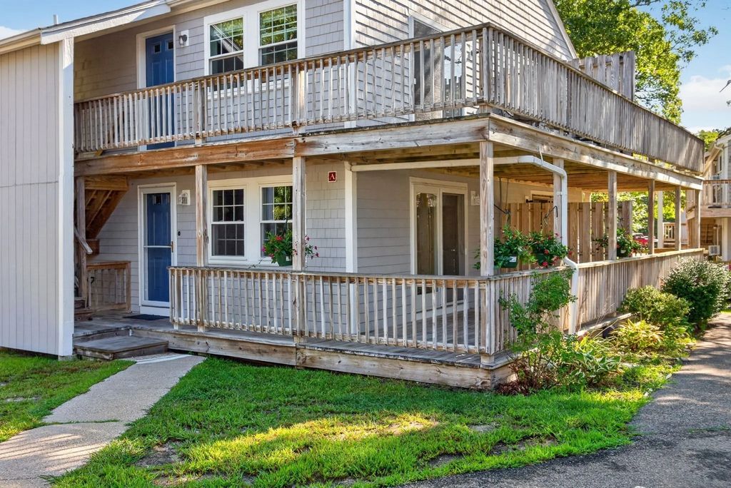 35 Ashumet Rd #10a, Mashpee