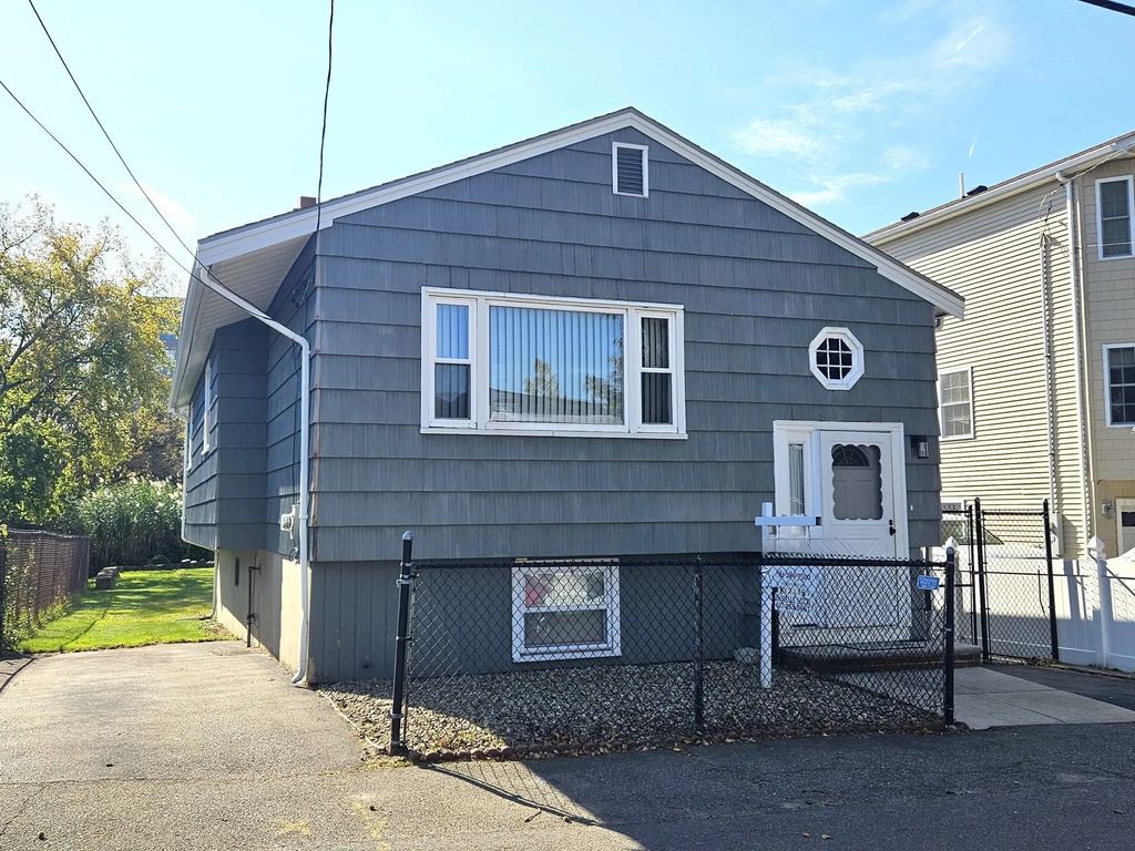 75 Standish Rd, Revere
