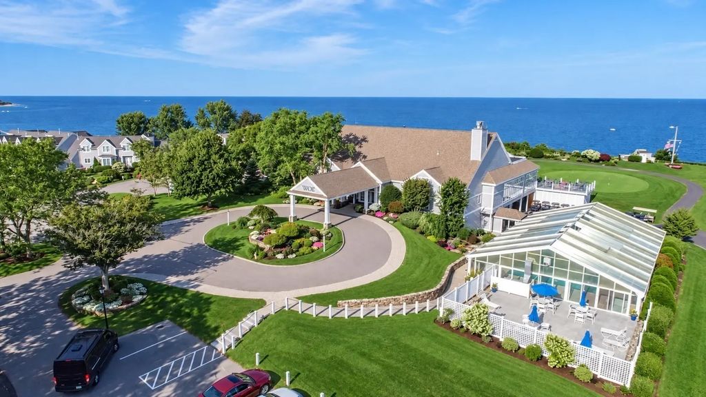42 Fairway Dr #golfview, Plymouth