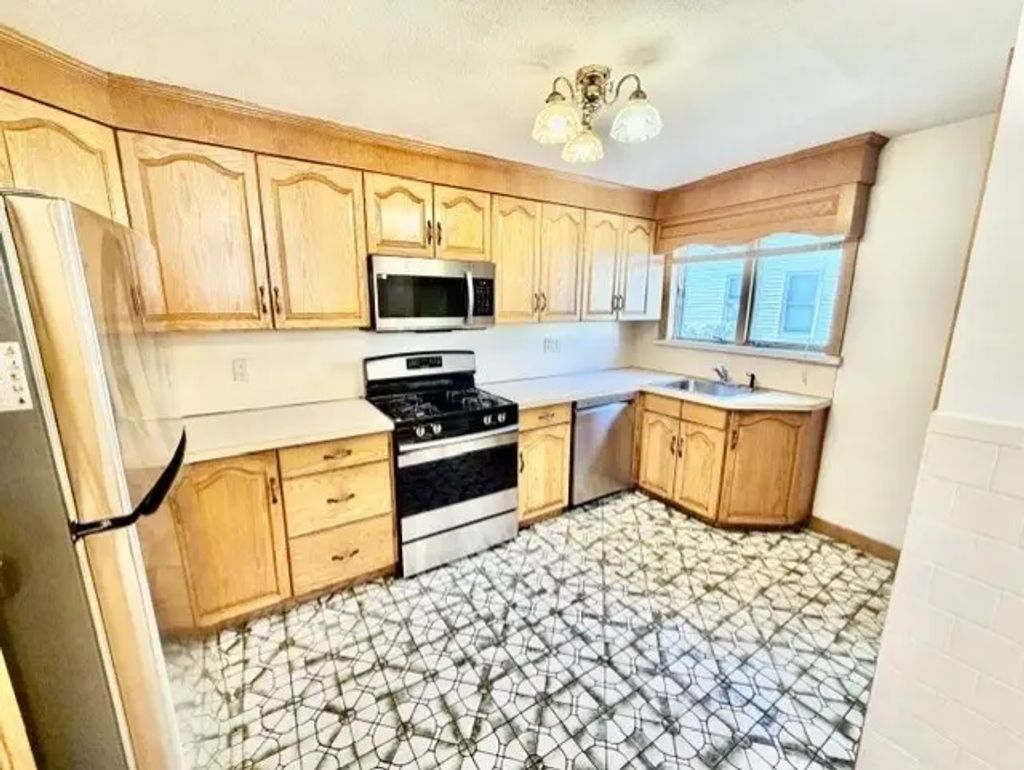 30 South Street #1, Medford